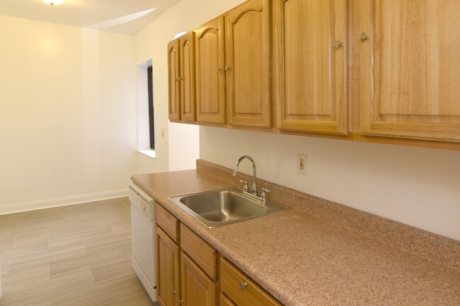 Building Photo - 110 Stonelea Plz