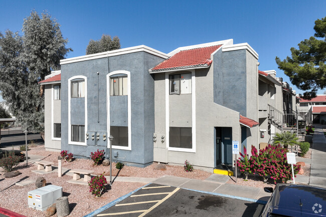 Building Photo - Papago Vista