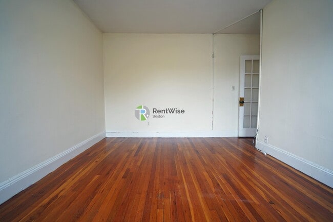 Building Photo - 135 Washington St