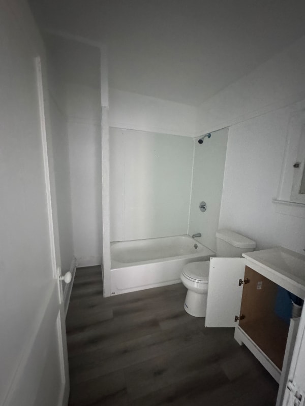 Building Photo - 12202 Benham Ave