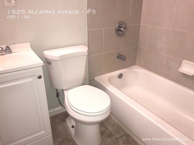 Building Photo - Lower Level Two Bed Apartment Near Ashby BART