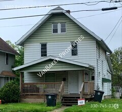 Building Photo - 1102 Brown St