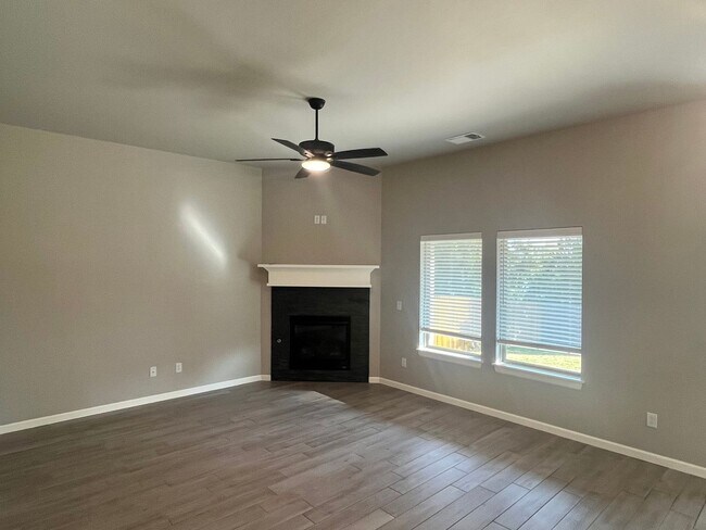 Building Photo - Beautiful 3 Bed, 2 Bath, 2 Car North Edmond/Arcadia