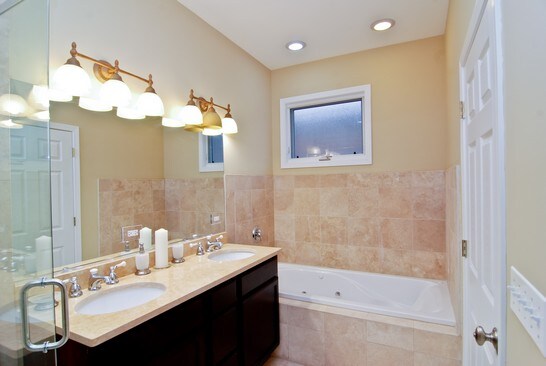 Baño - 2310 W Jackson Blvd