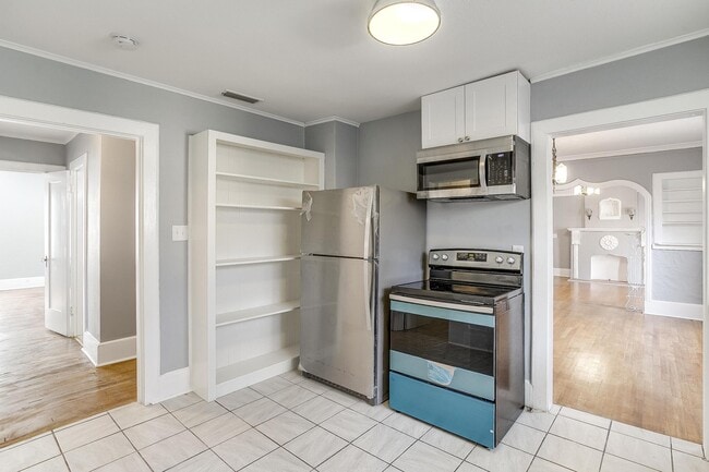 Building Photo - 3241 Greene Ave