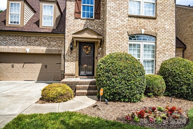 Building Photo - 2346 Donnington Ln NW