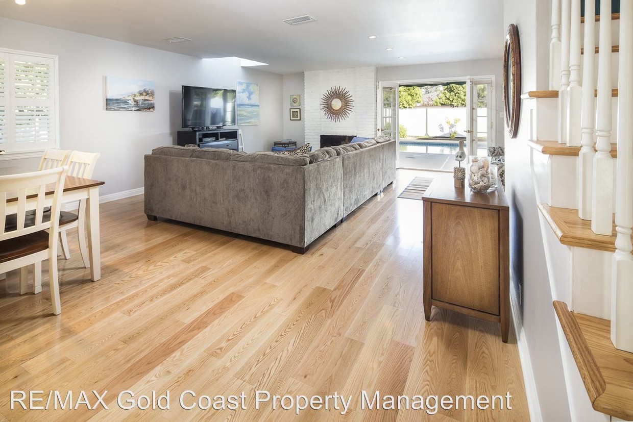 Primary Photo - 2834 Surfrider Ave