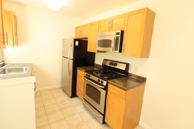 Building Photo - 54 Brattle St