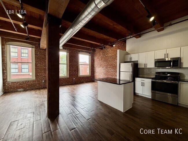 Building Photo - 204 Walnut St