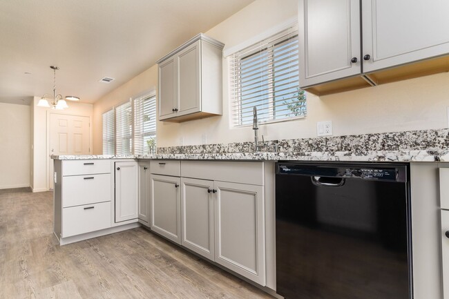 Foto del edificio - 2467 Oakmont Cir
