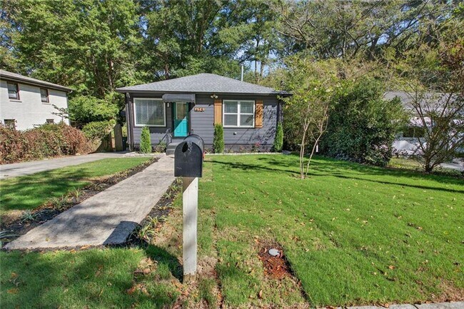 Building Photo - 475 Center Hill Ave NW