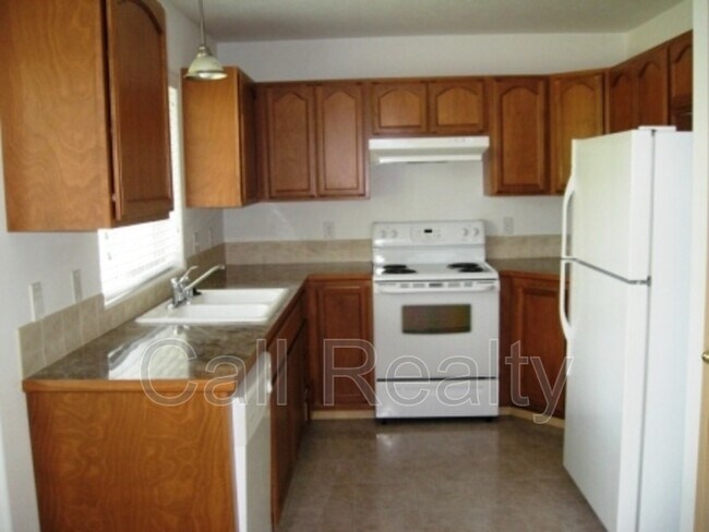 Building Photo - 11210 N Waikiki Rd