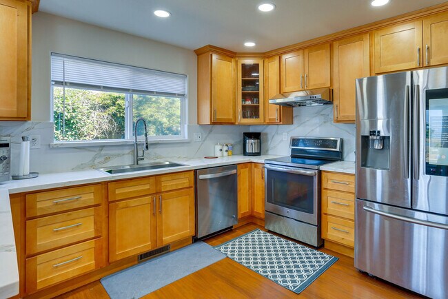 Foto del edificio - 5370 Bay Pointe Ct