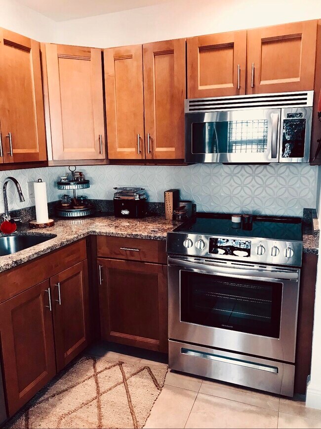 Foto del edificio - 32 Colonial Club Dr