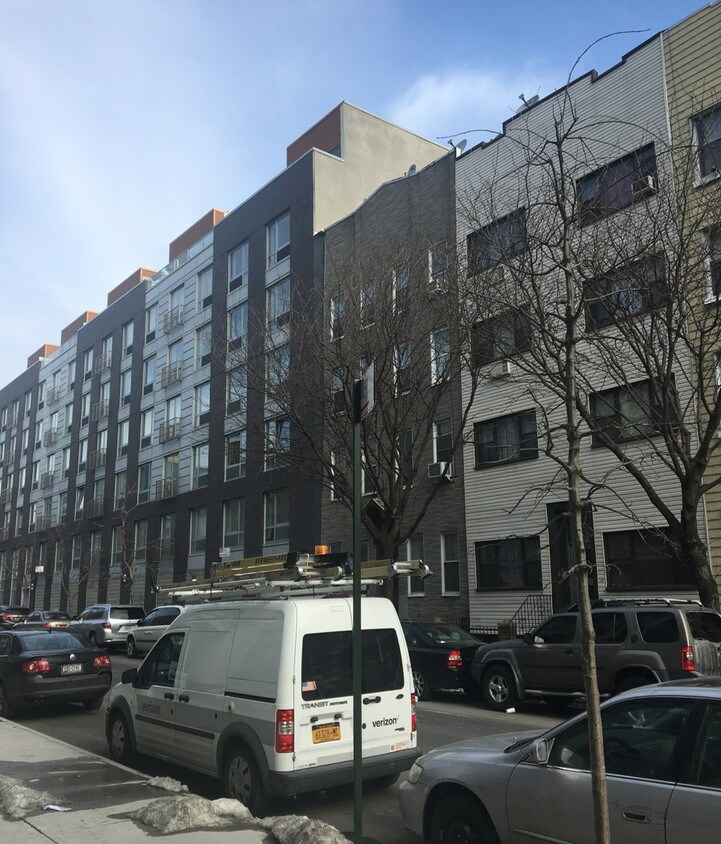 Building Photo - 245 N 8th St