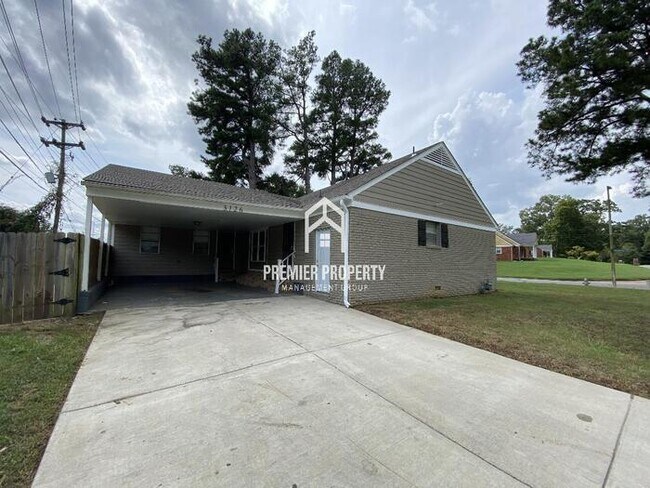 Building Photo - 3126 Bluefield St