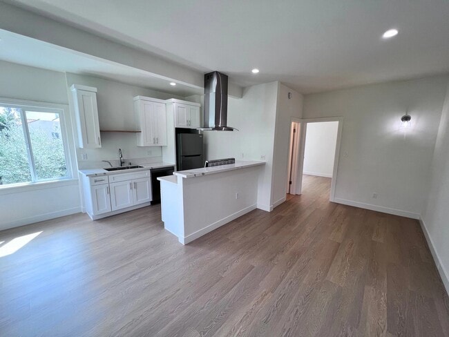 Building Photo - 133 N Reno St