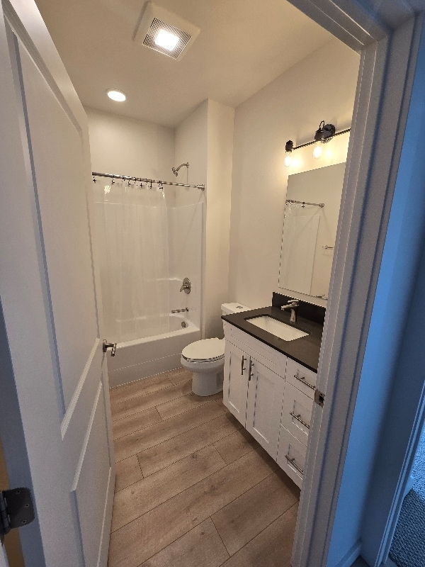 Foto del edificio - 2221 Willow Dr