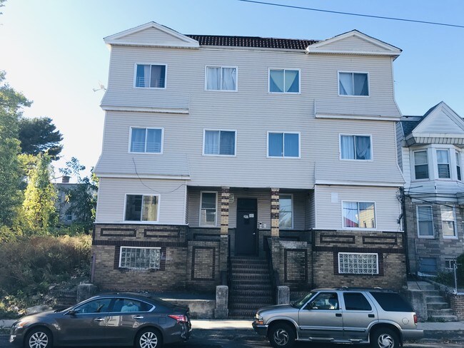 Building Photo - 297 Ellis Ave