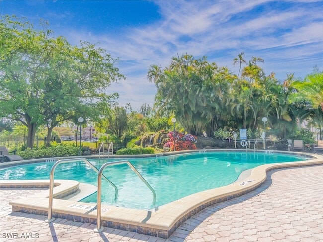 Foto del edificio - 499 Forest Lakes Blvd