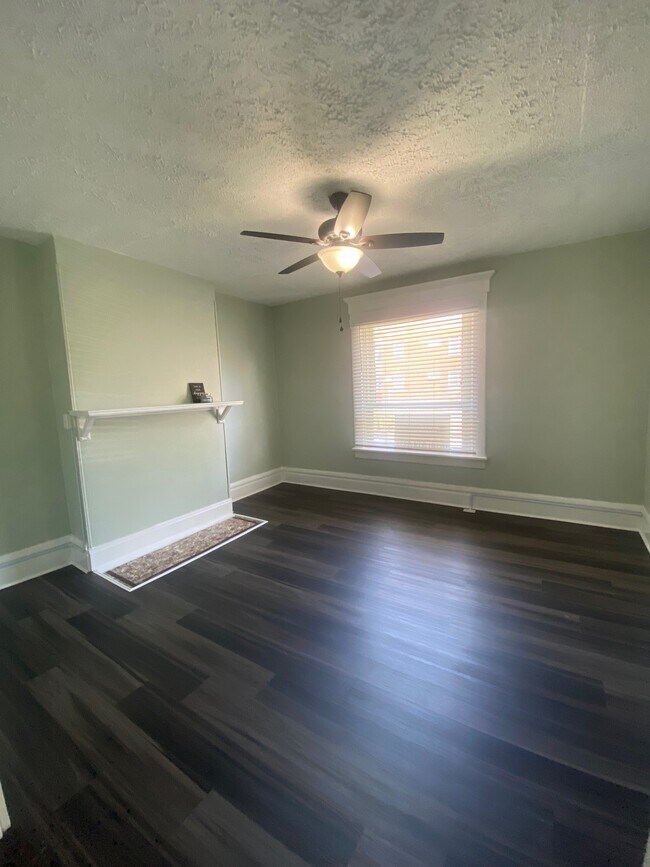 Foto del edificio - 461 Oakwood Ave