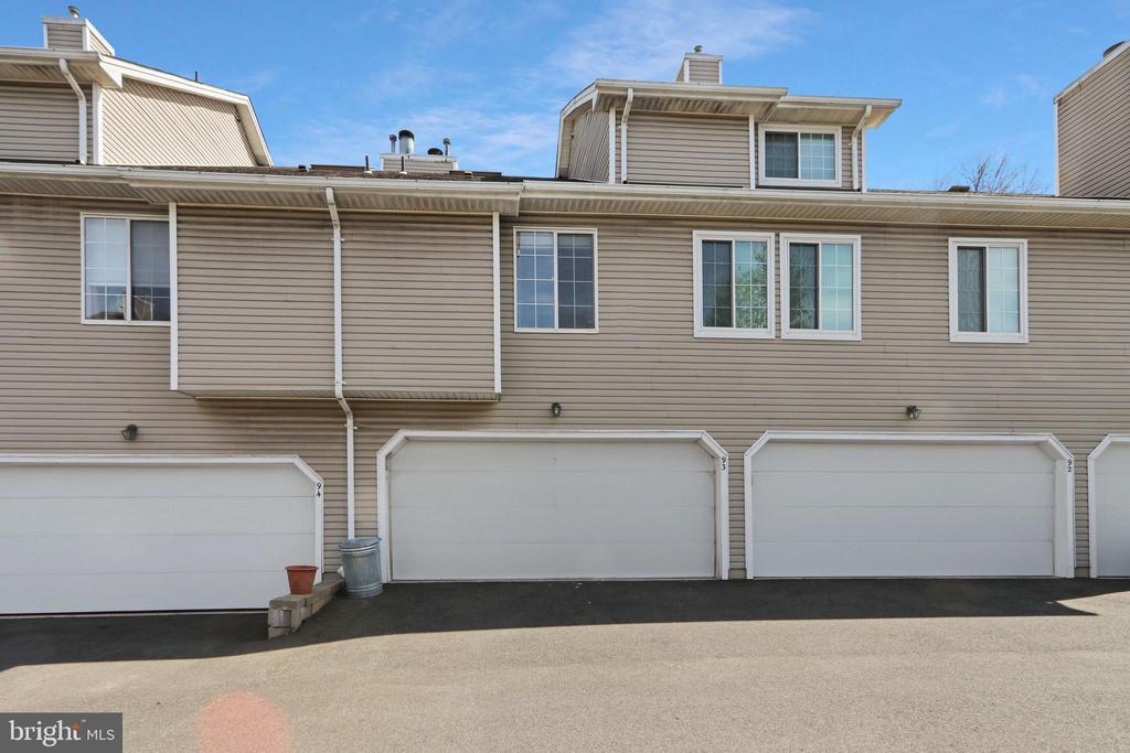Foto principal - 93 Birchwood Rd