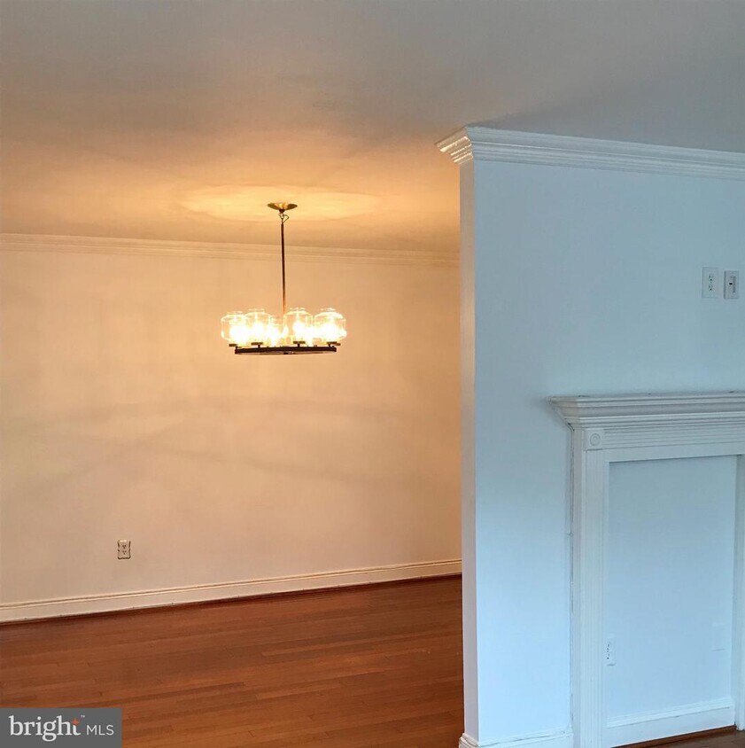 Foto principal - 11849 Old Columbia Pike