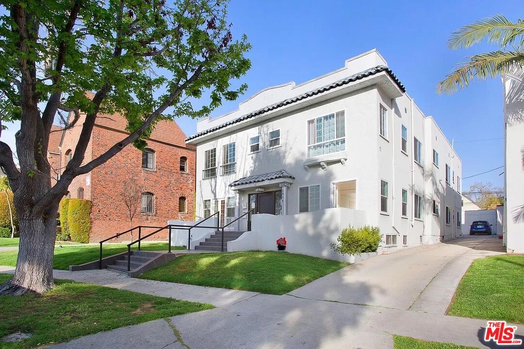 1014 S Orange Dr, Los Angeles, CA 90019 Apartment for Rent in Los