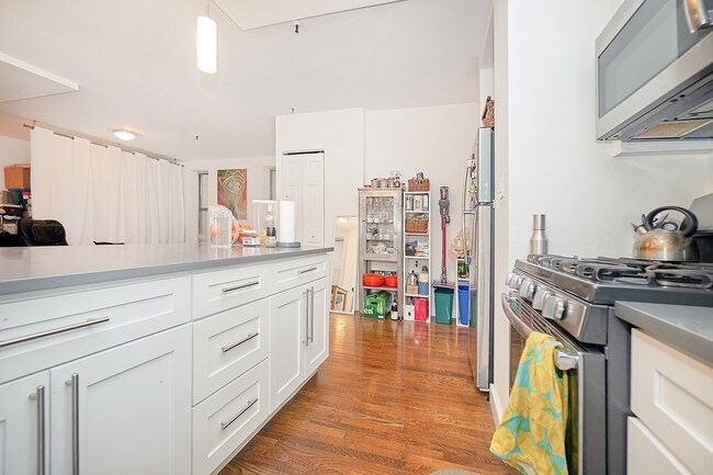 Building Photo - 315 W 113th St