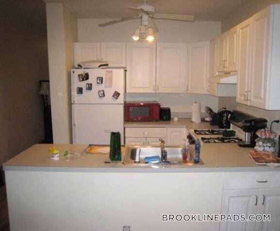 Building Photo - 322 St Paul St