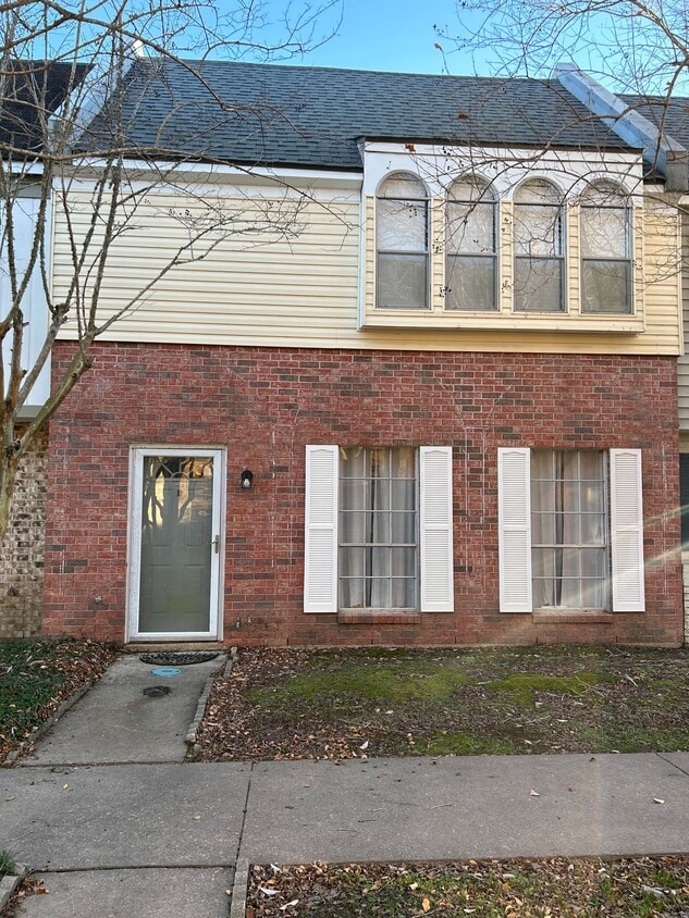 Primary Photo - 1310 Dulles Dr
