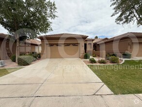 Building Photo - 9634 E Rocky Lake Dr