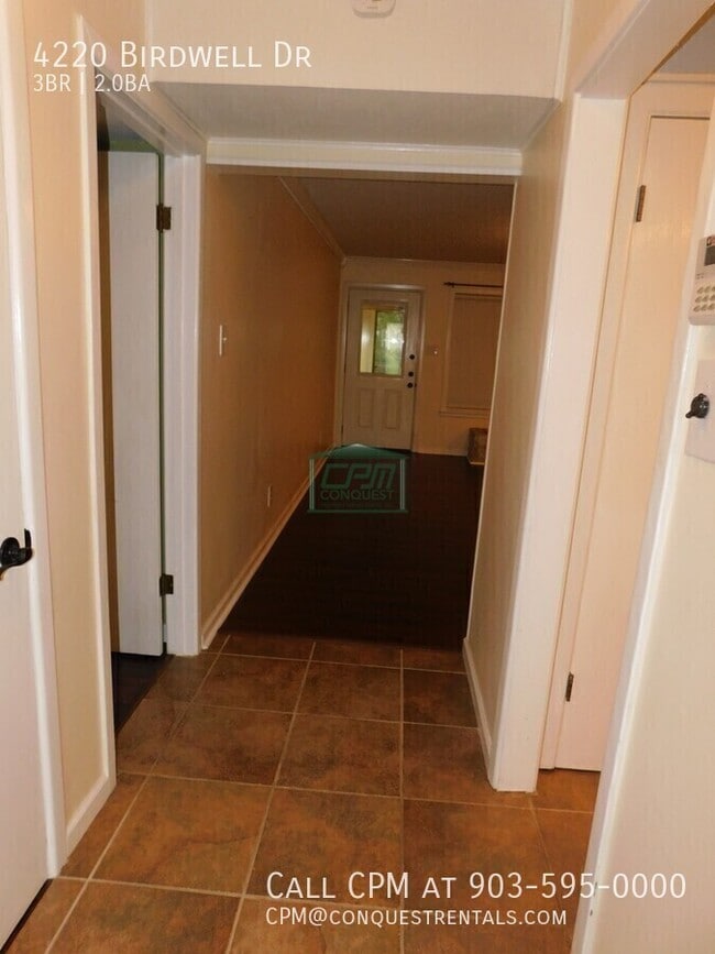 Building Photo - 4220 Birdwell Dr