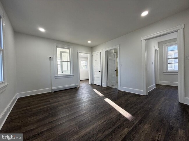 Building Photo - 517 Bentley Ave