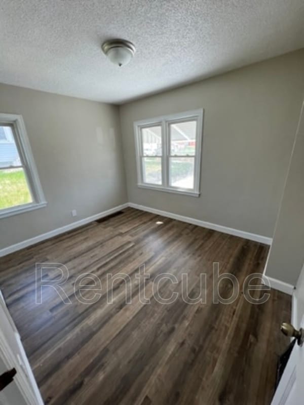 Foto del edificio - 915 Pleasant St