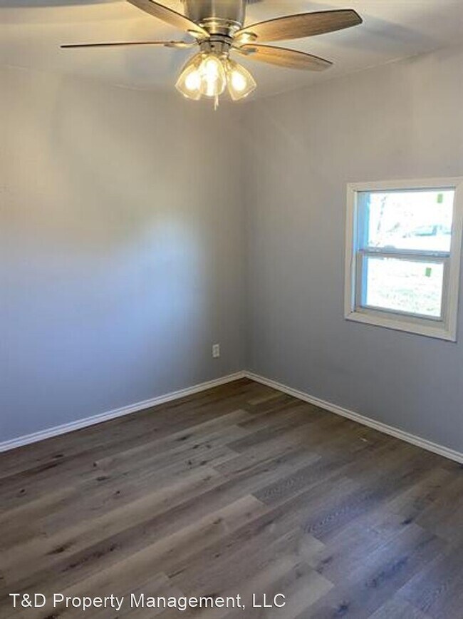 Foto del edificio - 3 br, 1 bath House - 701 West Grover St.