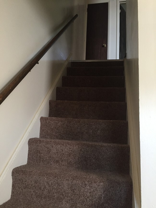 344 E Market St, Mercer, PA 16137 Townhome Rentals in Mercer PA