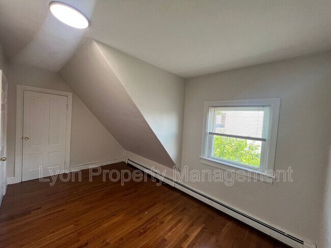 Building Photo - 107-109 Burgess Ave