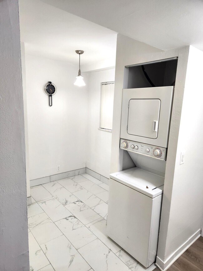 Foto del edificio - 2700 Coral Springs Dr