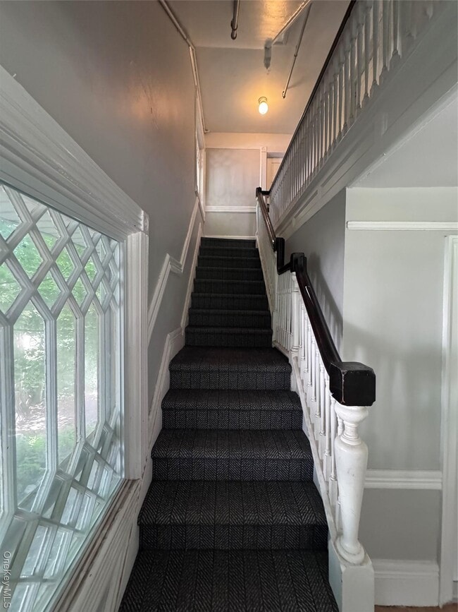 Building Photo - 116 Corlies Ave