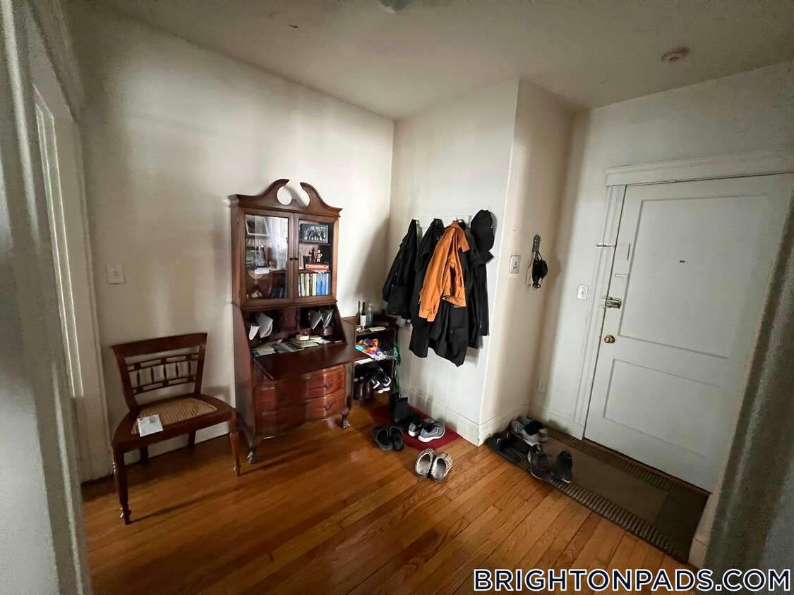 Primary Photo - 127 Sutherland Rd