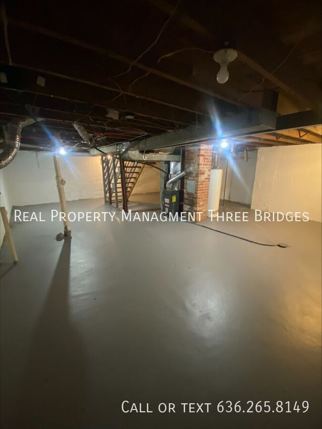 Foto del edificio - 6858 Stratford Ave