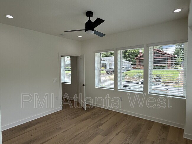 Foto del edificio - 750 Cascade Pl SW