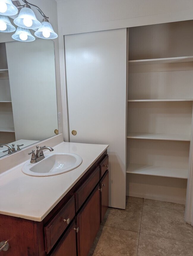 Foto del edificio - Condo for rent