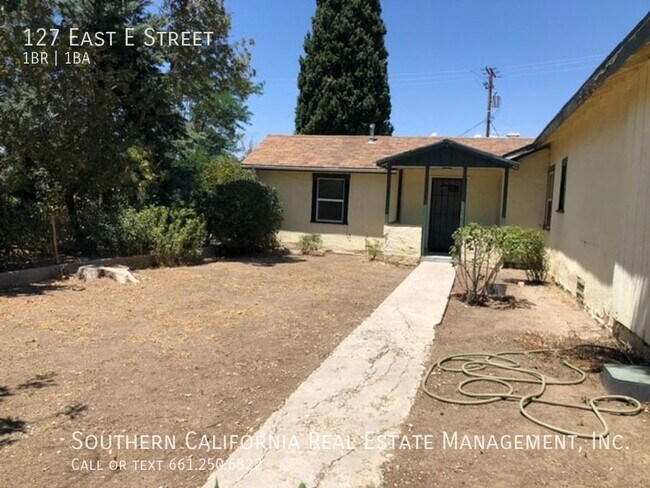 Building Photo - One Bedroom Cottage-Like Home