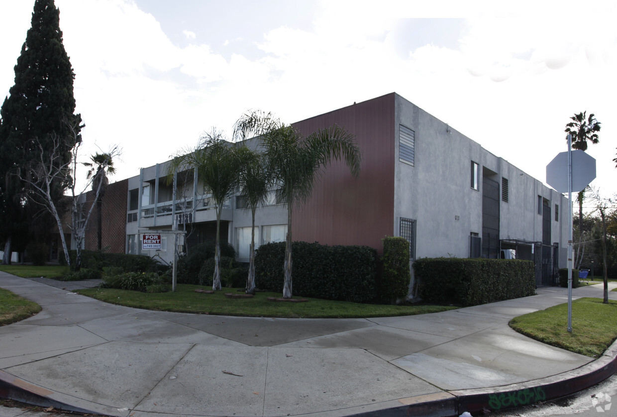 Primary Photo - Meridian Apartments