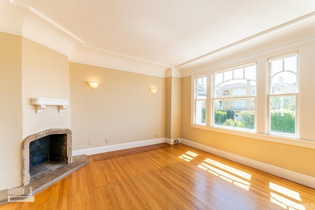 Foto del edificio - 3032 Pierce St