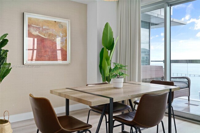 Foto del edificio - 1395 Brickell Ave