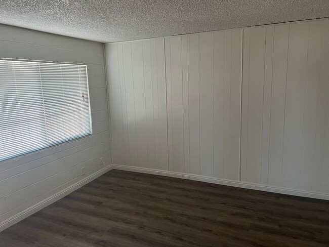 Building Photo - 1 Bedroom Condo in Central Las Vegas