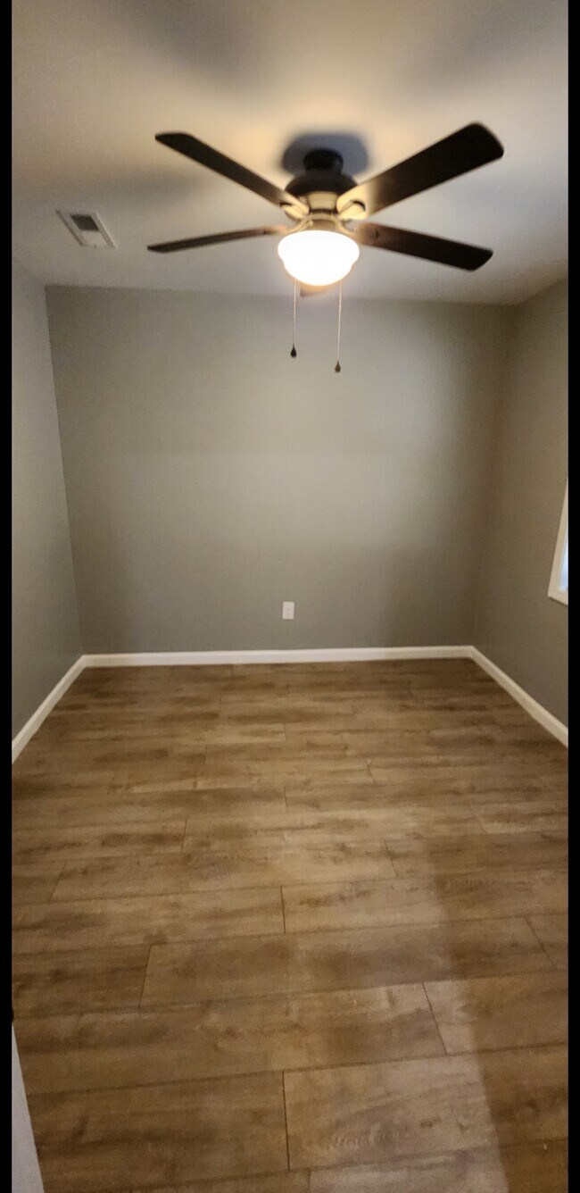 Building Photo - 7109 Tazewell Pike
